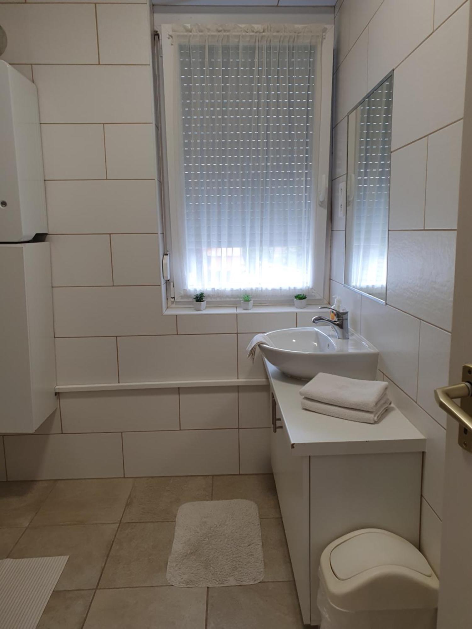 Bella Apartman Szeged Exterior foto